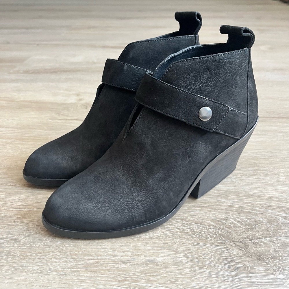 Eileen Fisher Black Side Snap Ankle Booties Boots Women's SZ 5